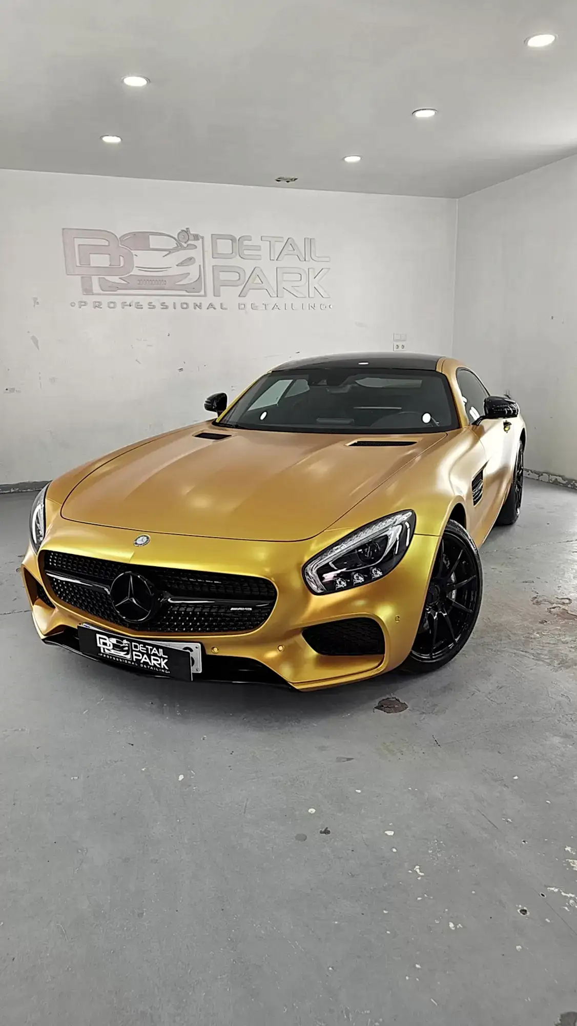 Transformación Total: Vinilo Mercedes GT en Yellow Satin Energetic